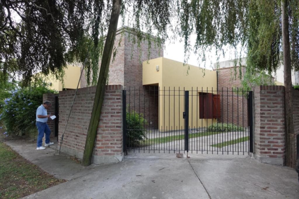Despertó a un adolescente de 14 años y le sacó sus ahorros