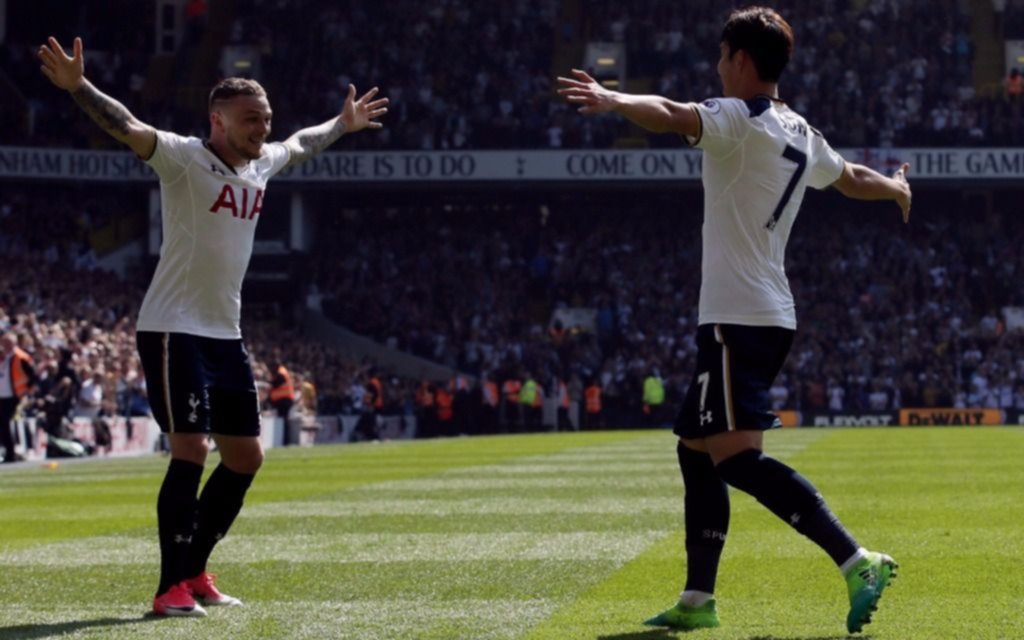 Tottenham goleó y no le pierde pisada al Chelsea