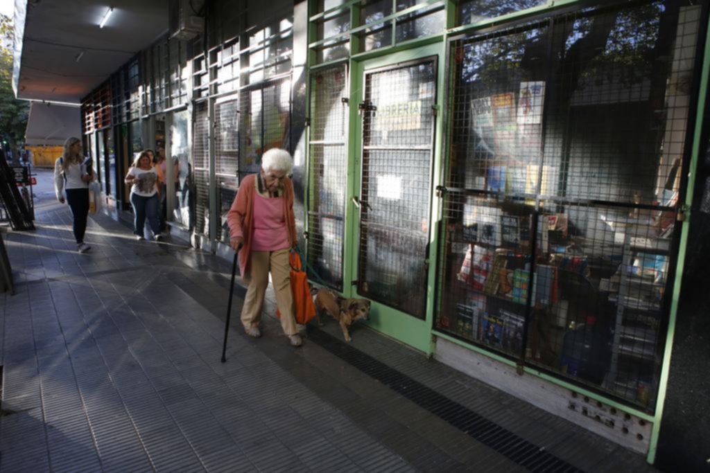 Adelantar el horario de cierre, otra estrategia contra los robos