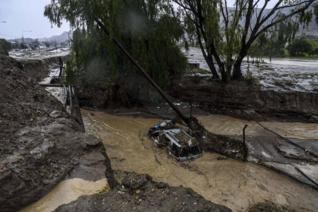 En pleno caos, el clima dió una tregua en Comodoro