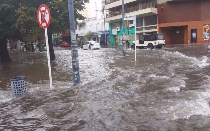 No cesa el mal tiempo en Mar del Plata y suspenden las clases en todos los niveles
