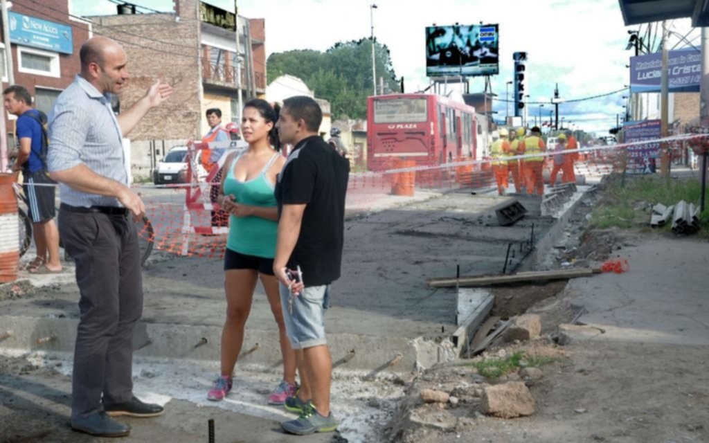 Molina recorrió obras en las calles