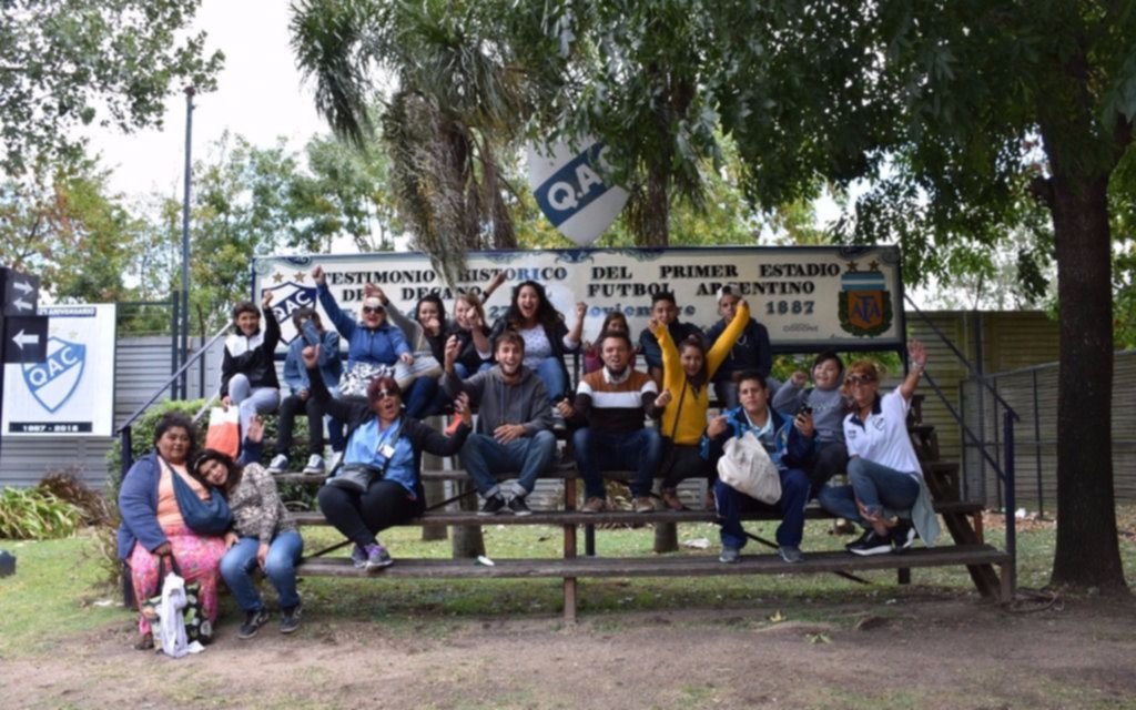 Chicos de La Matera visitaron el Estadio Centenario
