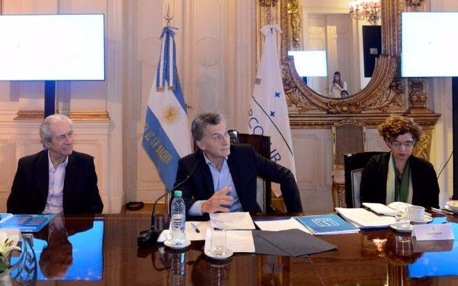 Macri criticó a gremios docentes: "Violan las normas y al día siguiente hacen paro"