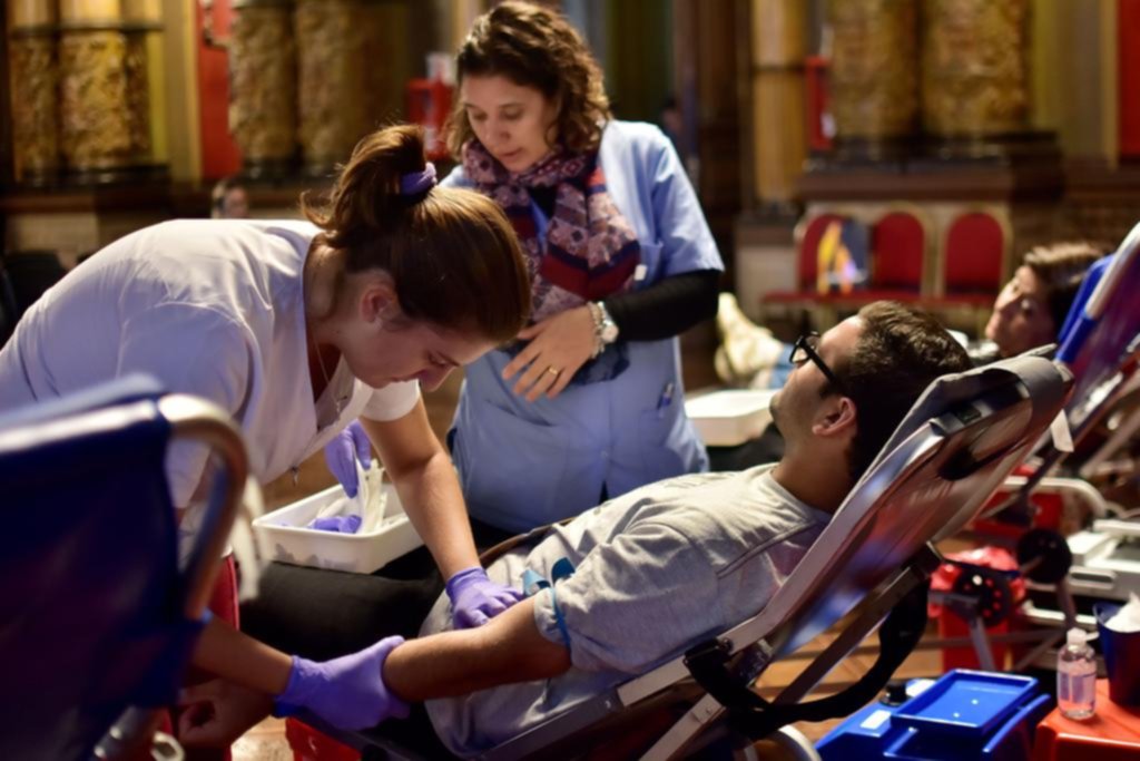 Unen esfuerzos para enfrentar la falta de donantes de sangre