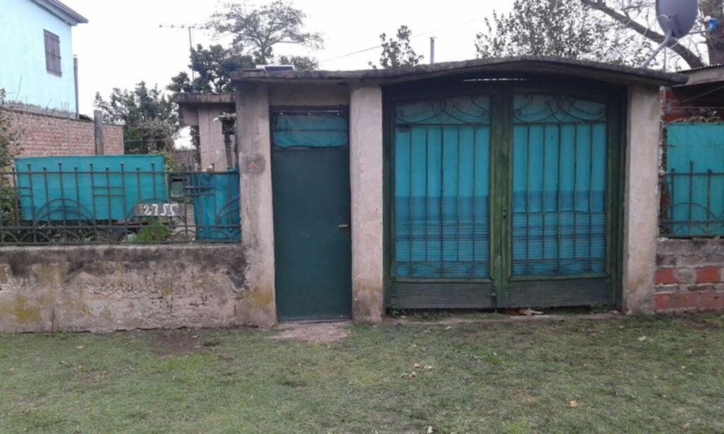 Estupor en Los Hornos: no lo veían desde el sábado y apareció muerto