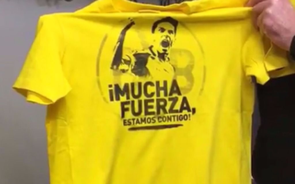 Homenaje a Bartra antes del juego