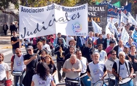 Los judiciales se movilizaron por reapertura de paritarias