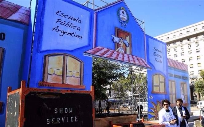   Cristina elogió la carpa docente: "Me hace acordar a mi escuela de La Plata" 