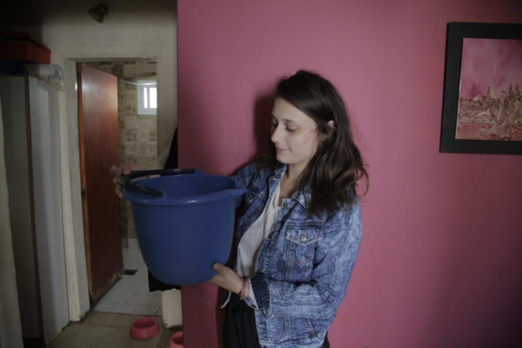 Un barrio de Villa Elvira ya lleva una semana sin agua