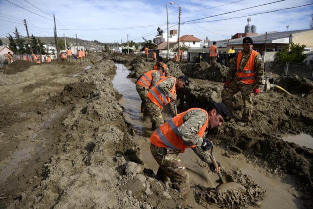 Un puente con durmientes para Coronel Charlone