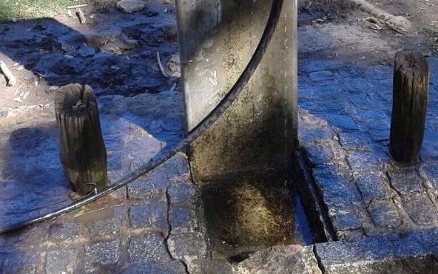 Siguen las quejas por pérdidas de agua y desbordes cloacales    