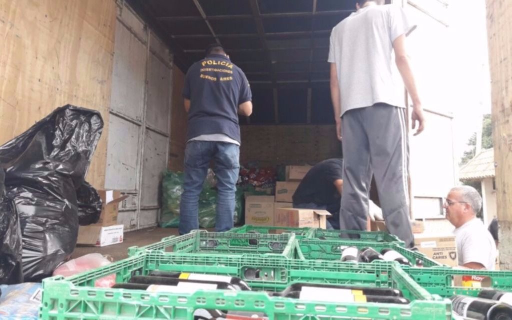 Robaba en el supermercado que trabajaba y lo vendía en un almacen clandestino: presa