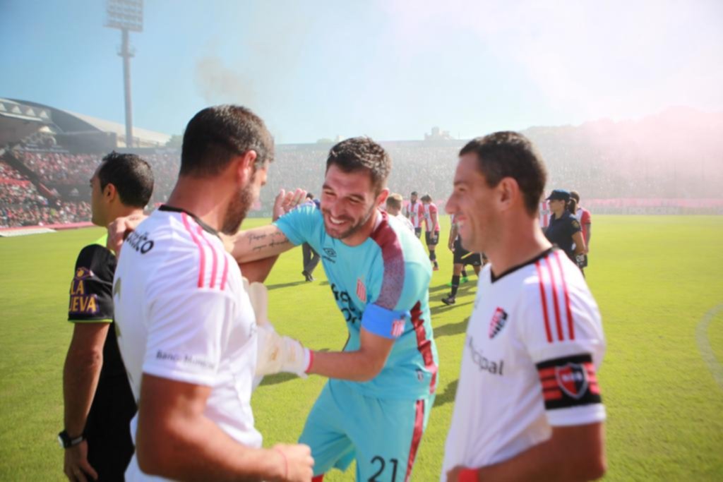 Varios amigos en el partido