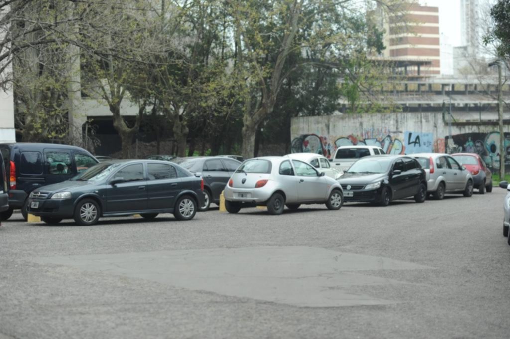 Sigue el festival de infracciones viales por mal estacionamiento