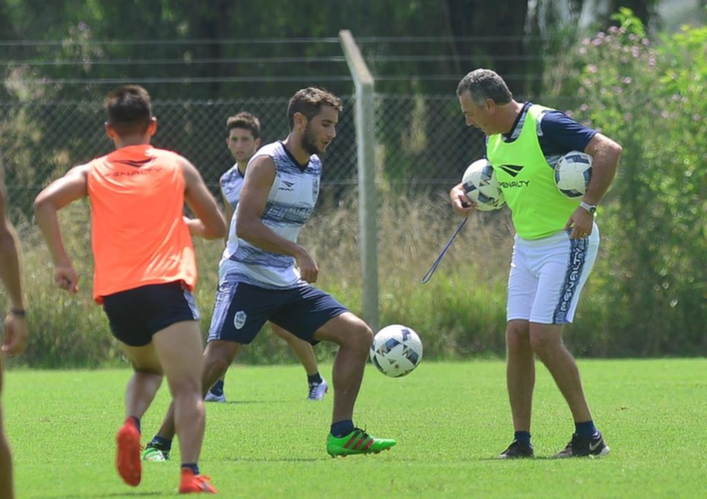 La pelota parada fue el tema para el cierre