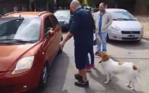 Fuerte altercado por presunto abandono de un perro en la Ciudad 