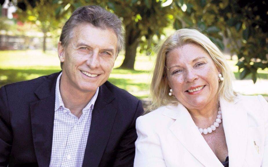Macri salió a respaldar a Carrió ante denuncias judiciales 