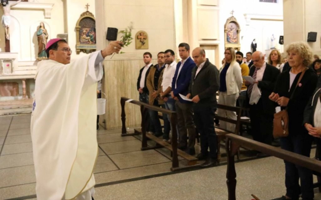 Misa Pascual en la Catedral de Quilmes