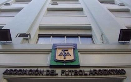AFA dio a conocer los arbitrajes para el Lobo y el León