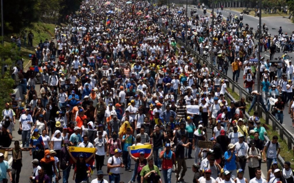 Venezuela anunció que activará el proceso para salir de la OEA