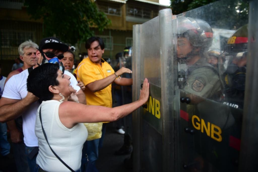 Entre nuevas marchas, Venezuela anuncia que se retira de la OEA
