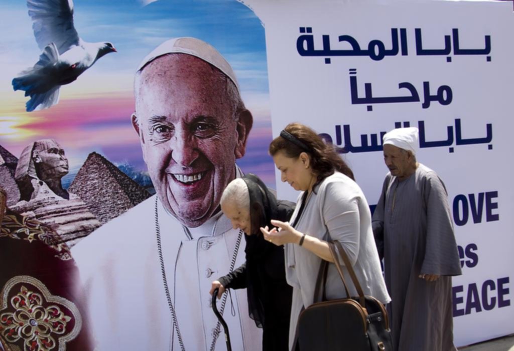 El papa Francisco viaja a Egipto con un mensaje de reconciliación