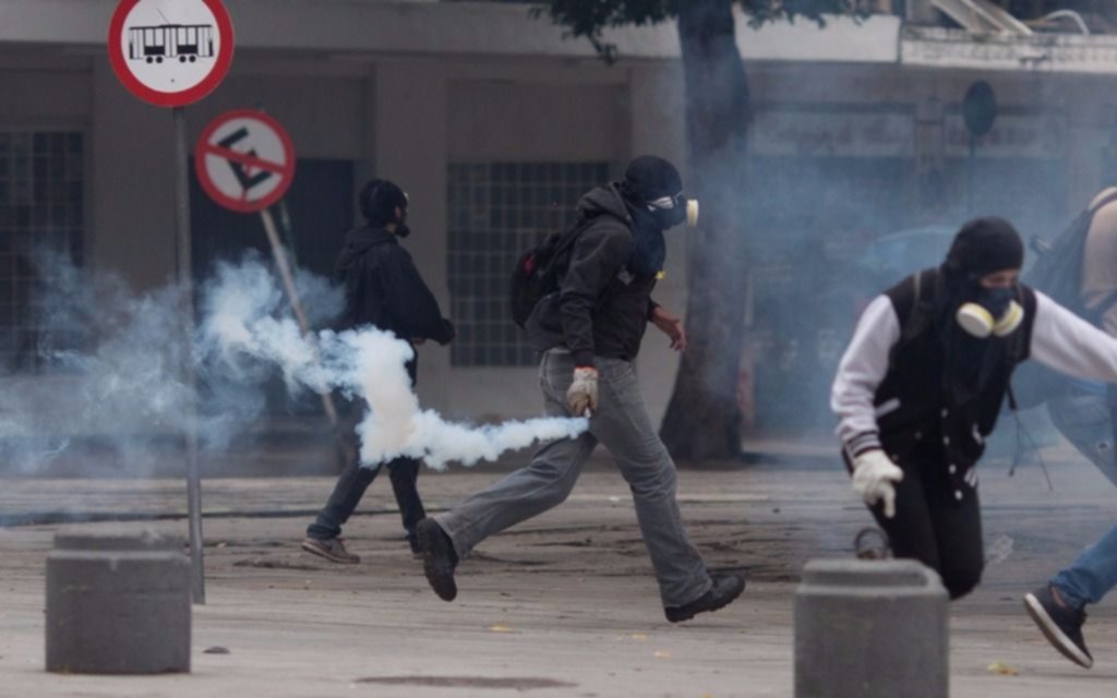 Brasil: con focos de violencia, realizan la primera huelga general en 21 años   