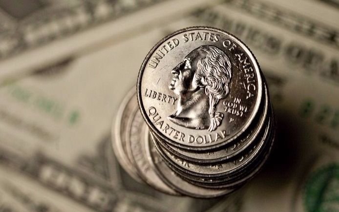 Con una acumulación de 9 centavos, el dólar cerró el mes en $ 15,72 
