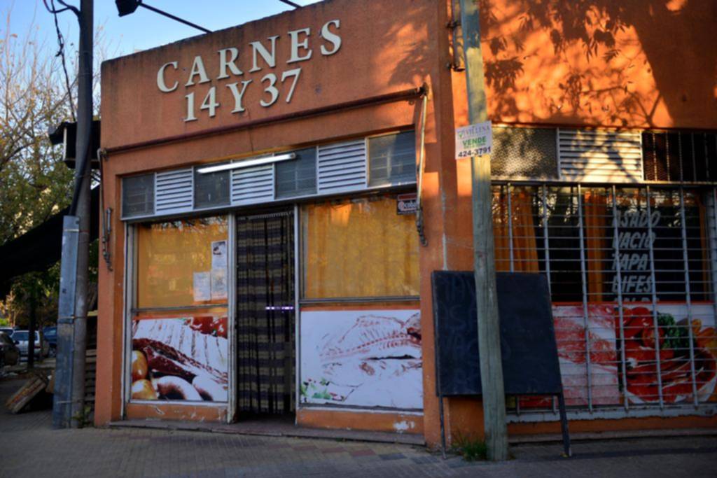En menos de un minuto, vaciaron la caja de una carnicería en barrio Norte