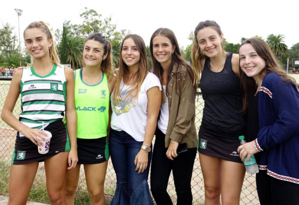 Clásico de Hockey Femenino en Universitario