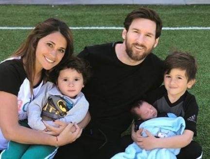 La primera foto de la carita de Ciro Messi