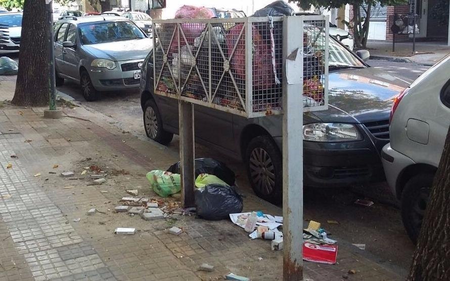 Falta de recolección de basura en 4 entre 58 y 59