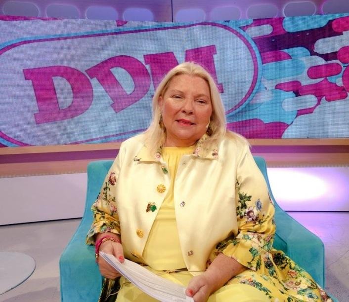 Carrió justificó canje de pasajes y chicaneó a Macri: “Él viaja en helicóptero desde chiquito”