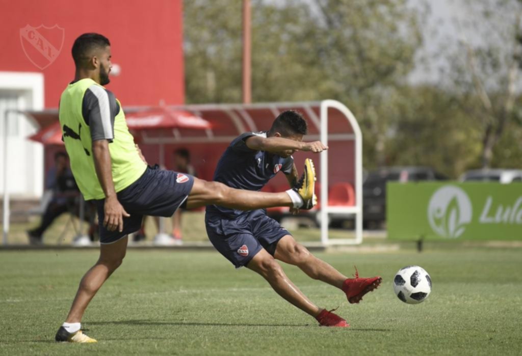 En el Rojo, Benítez titular para el postergado