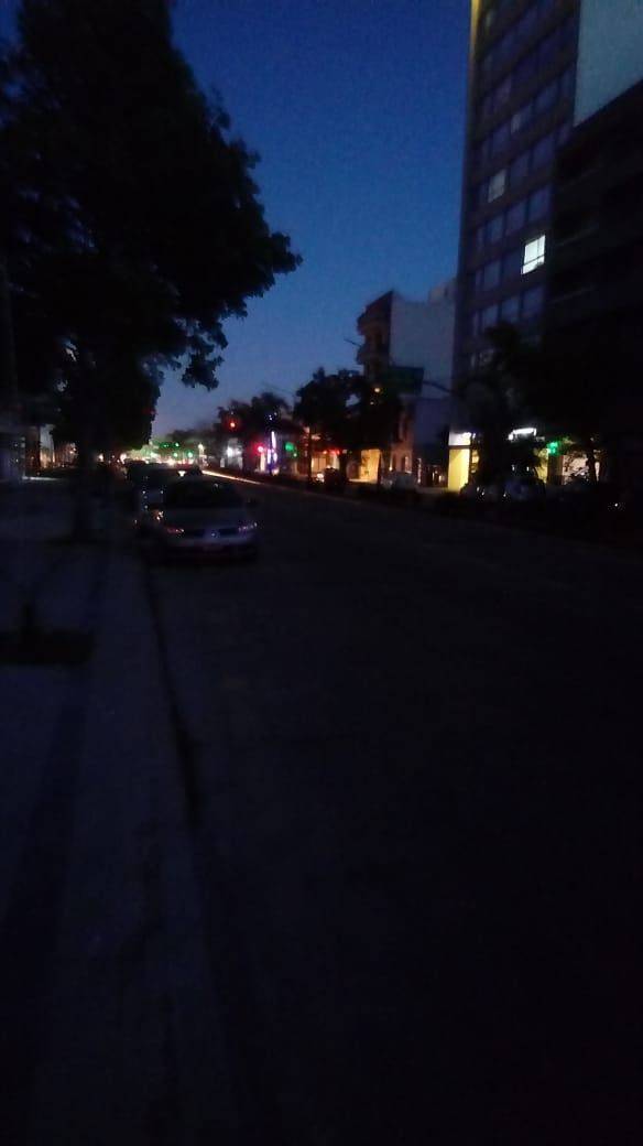 Denuncian luminarias apagadas en Avenida 13 por la madrugada