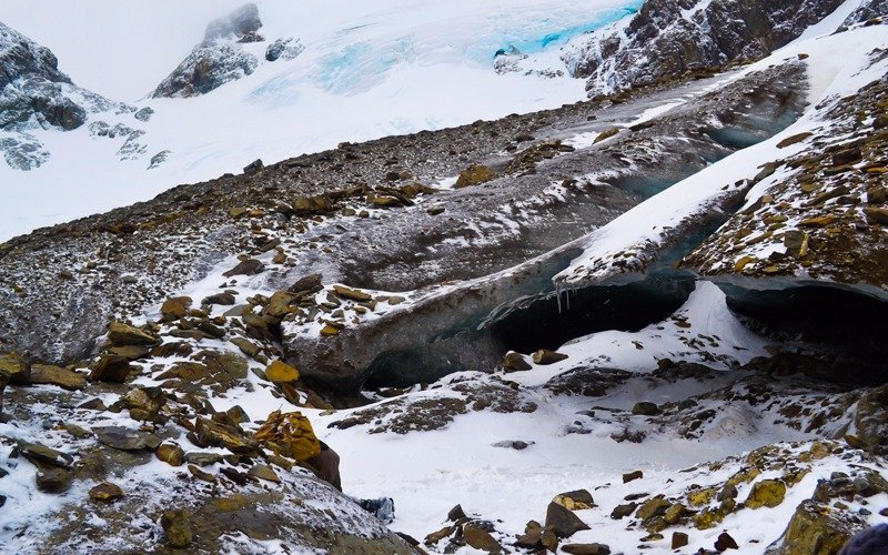 Rescataron a tres turistas que habían caído a una grieta en Ushuaia