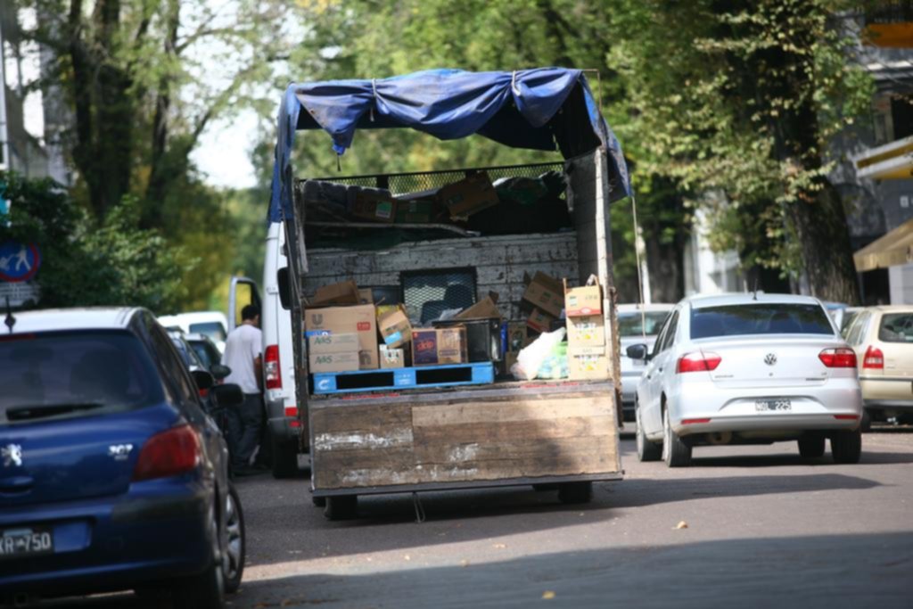 La descarga de mercaderías, otra deuda del caótico tránsito