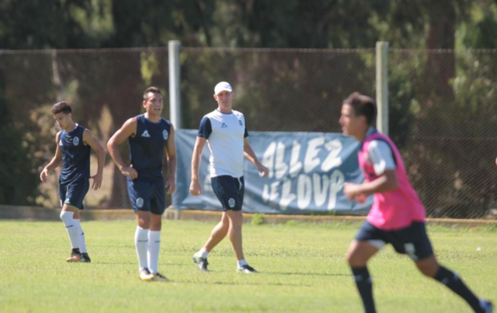 Sava metió mano en el equipo y se la juega con los juveniles del Club
