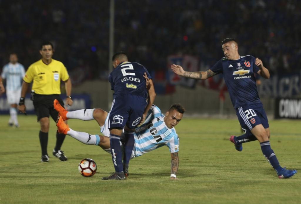 Racing cosechó un buen empate en su viaje a Santiago