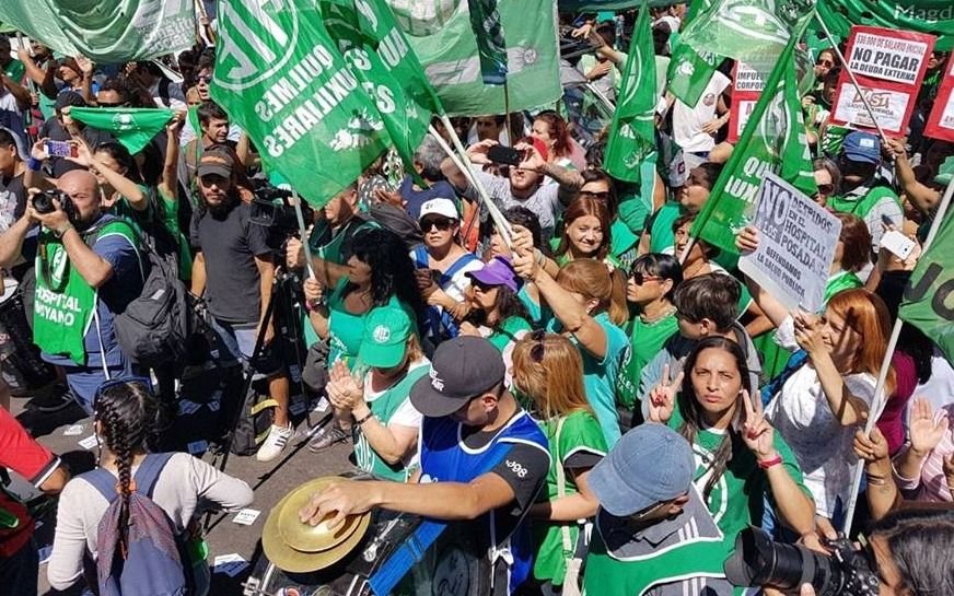 El paro de gremios estatales afecta a todo el distrito