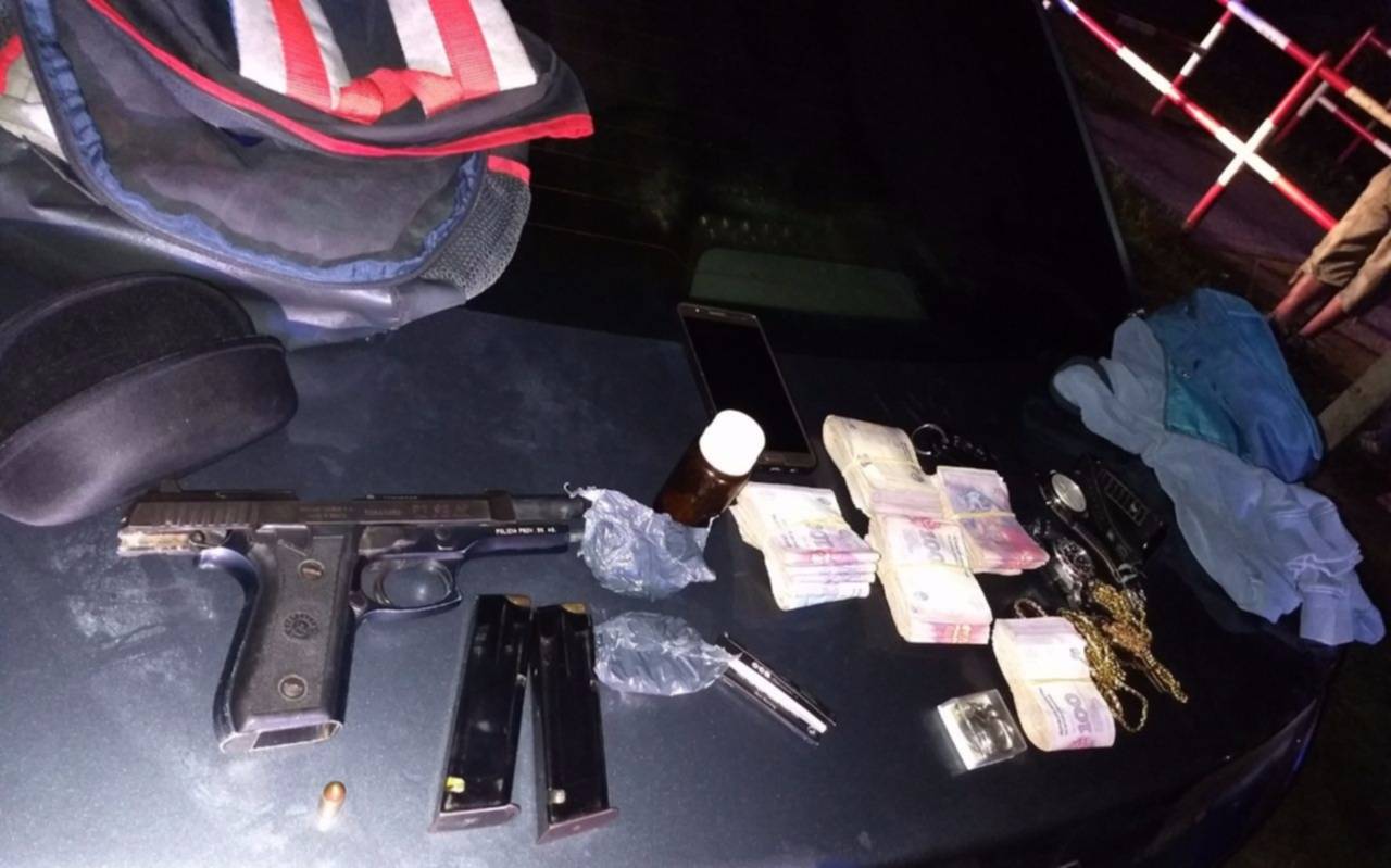 Tres detenidos con armas y drogas en El Mercadito