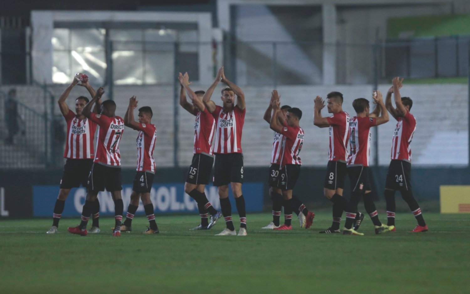 Estudiantes hizo el gasto, puso el juego y se quedó sin nada ante Santos