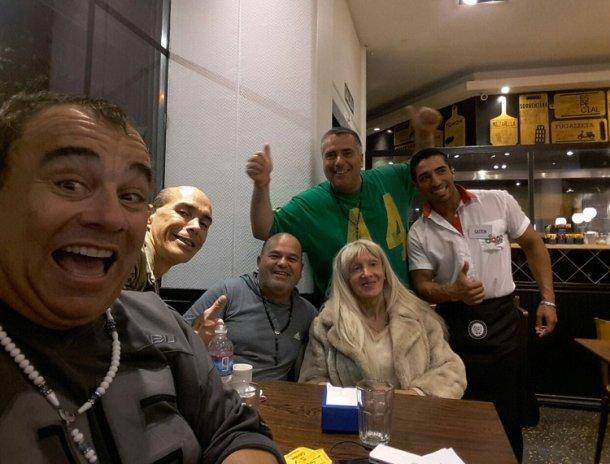 Lo buscó la policía pero estaba en una pizzería con Zulma Lobato