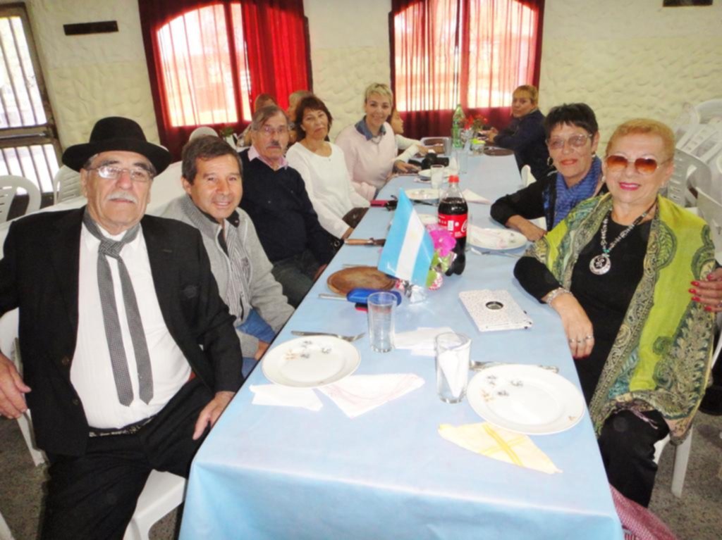 Festejo de escritores tradicionalistas