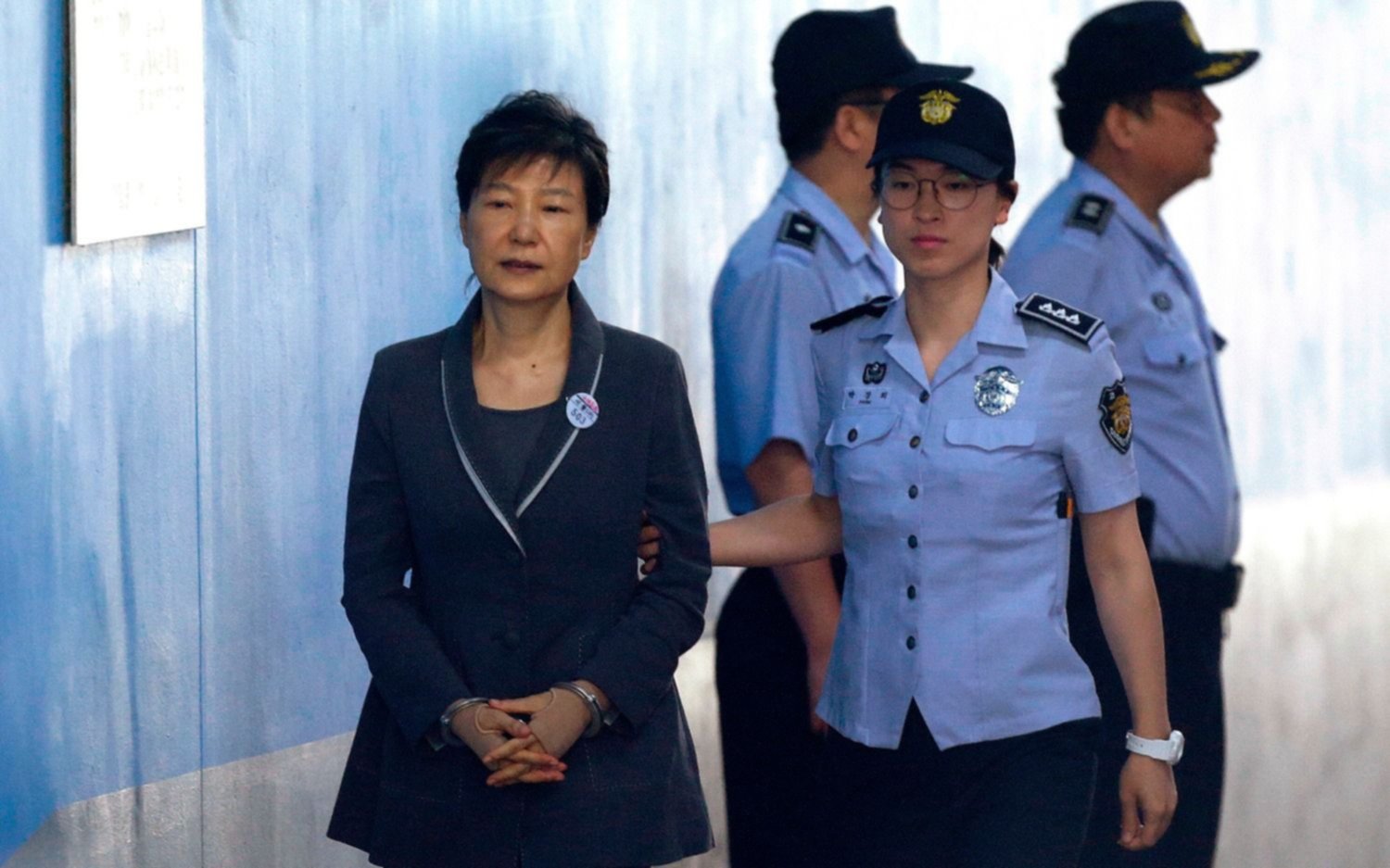 Por corrupción, condenaron a 24 años de cárcel a la ex presidenta de Corea del Sur