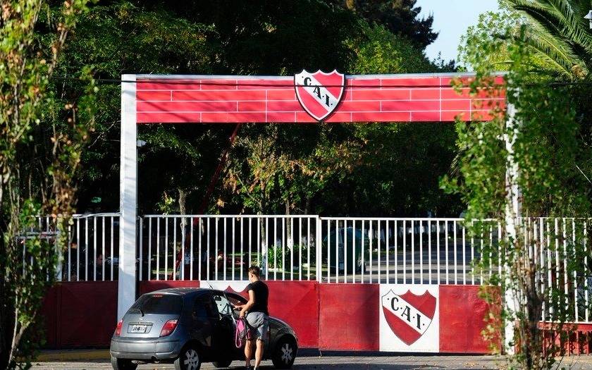 Madre de ex jugador de las inferiores de Independiente denunció amenazas
