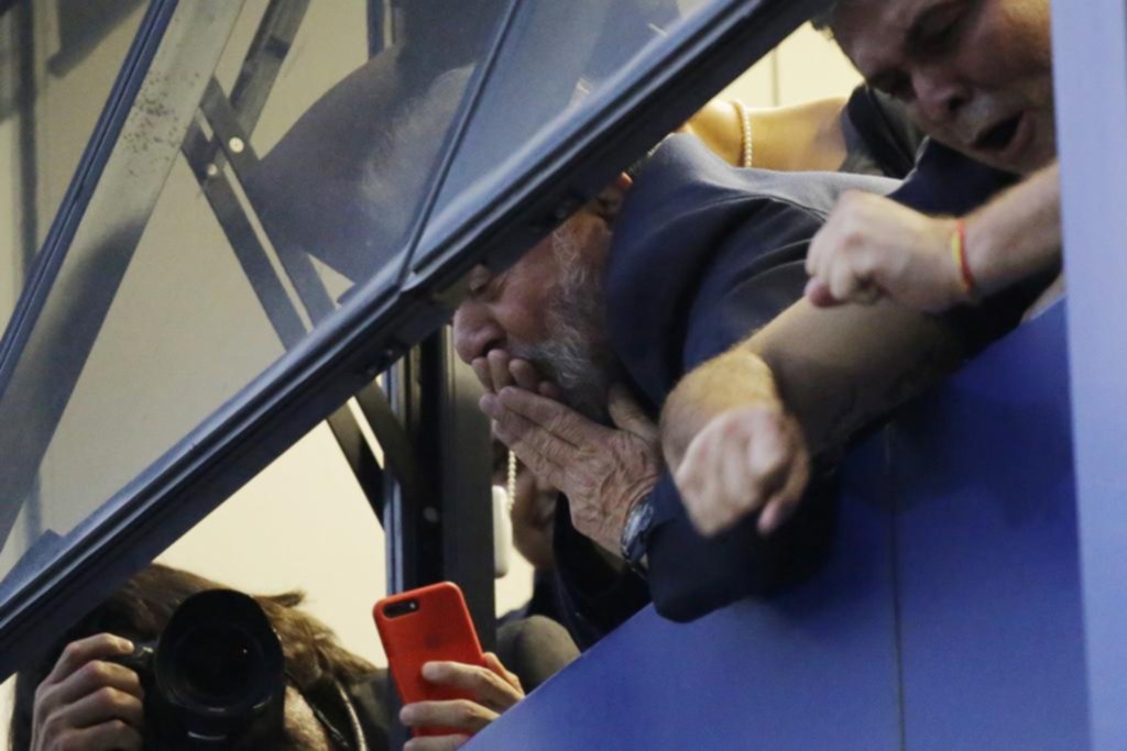 Lula no se entregó y tiene a Brasil en vilo, entre versiones encontradas