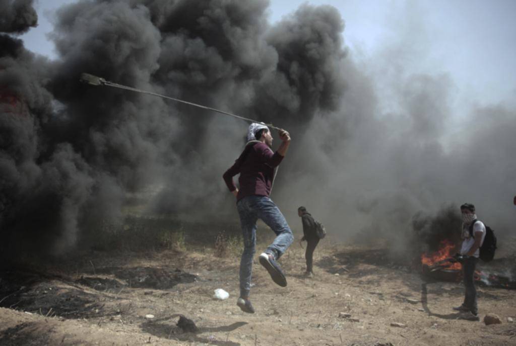 Nueve palestinos murieron en otro viernes de furia en la frontera con Israel