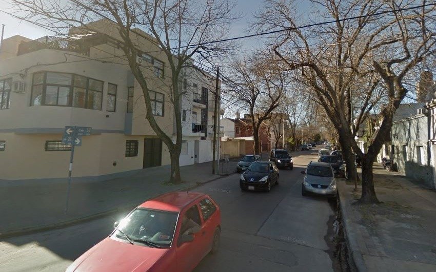 Una banda redujo a una jubilada en su casa de 59 y 22
